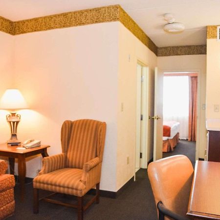 Country Inn & Suites By Radisson, London South, On Екстер'єр фото